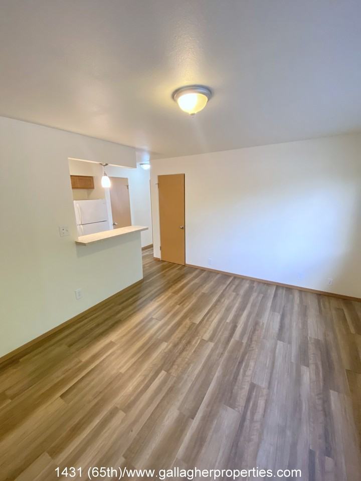 1431 (65th) - Photo 3 of 15