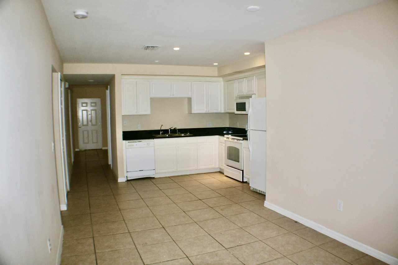 7435 Albany - Photo 7 of 15