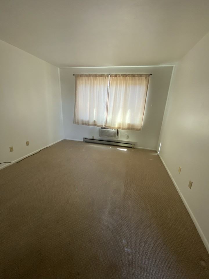 626 Grant Street, Unit 4 - Photo 3 of 7