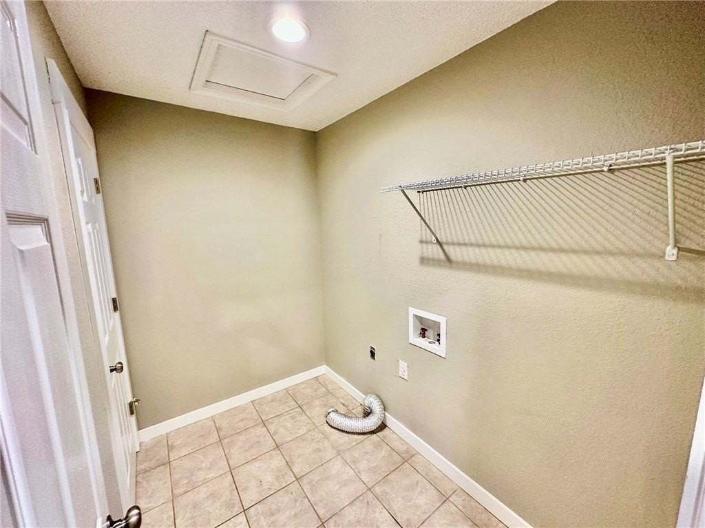 3513 W Wood St - Photo 5 of 28