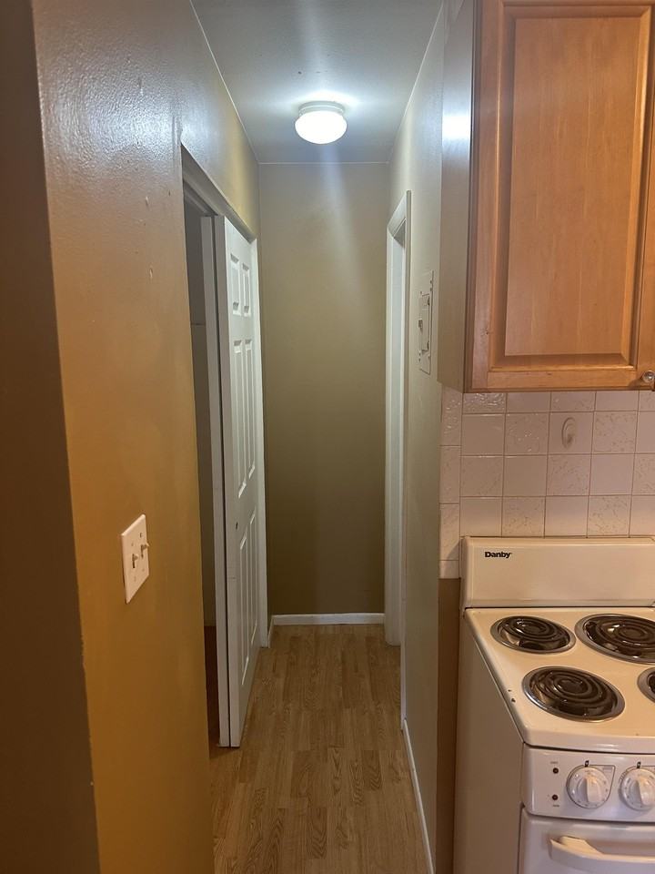 225 North Sherwood Street - Photo 7 of 13