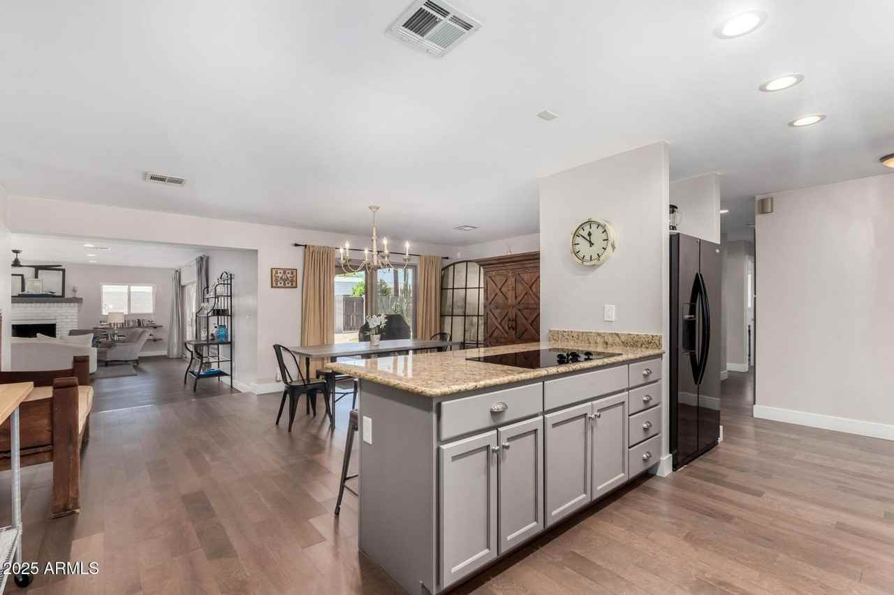 6839 E Earll Dr - Photo 5 of 31