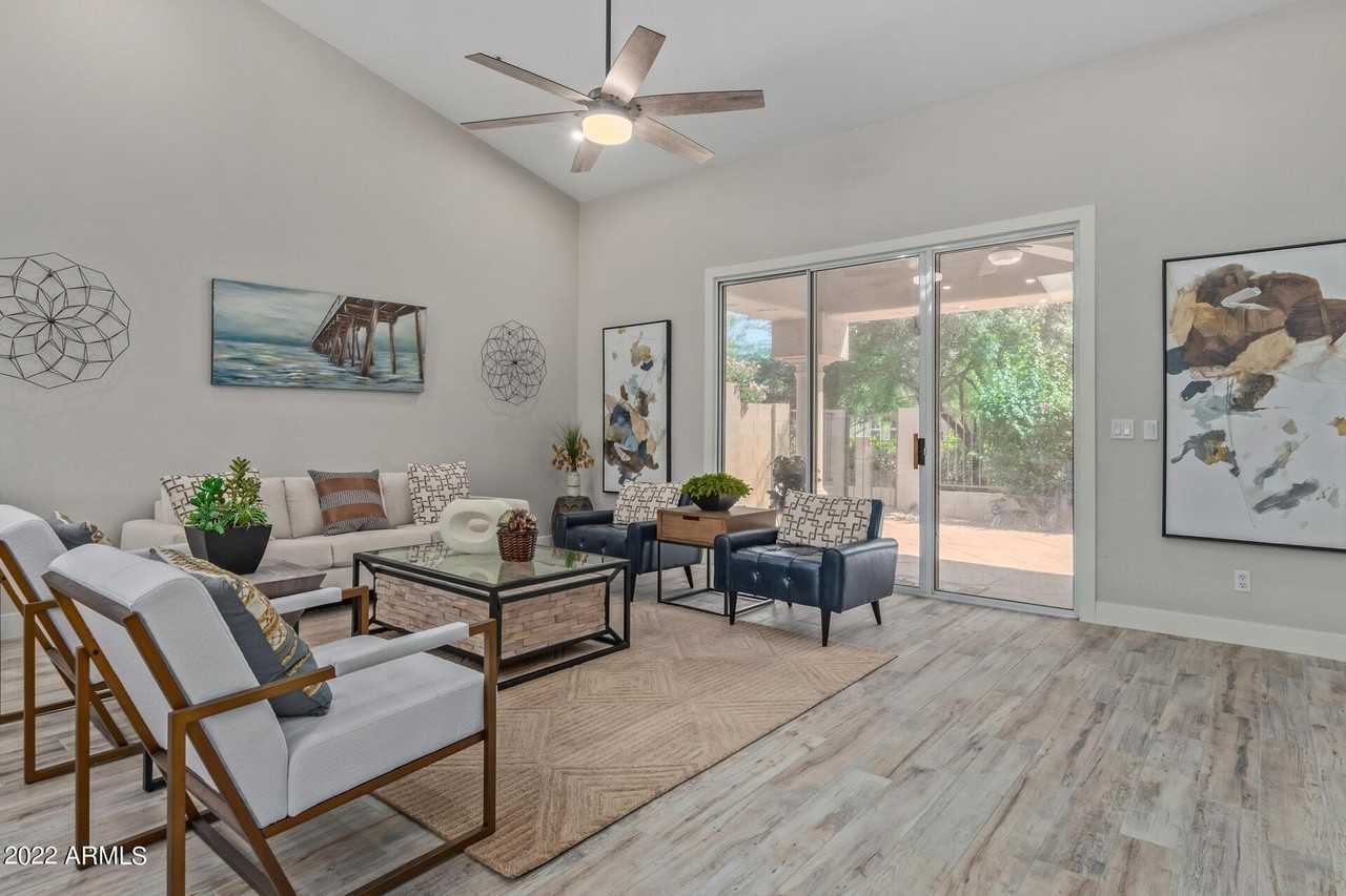 8941 E Maple Dr - Photo 2 of 47