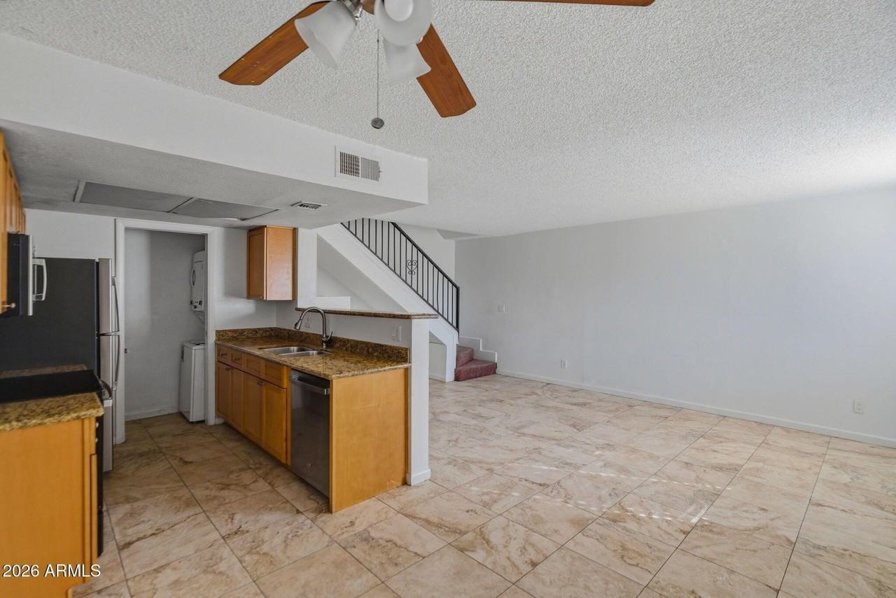 6627 N 27th Ave - Photo 6 of 25