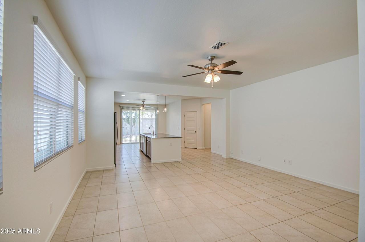 36217 N Urika Dr - Photo 3 of 42