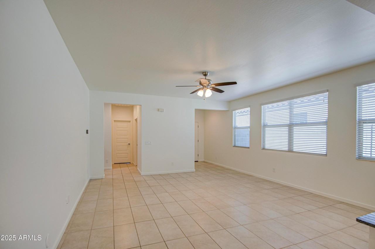 36217 N Urika Dr - Photo 5 of 42