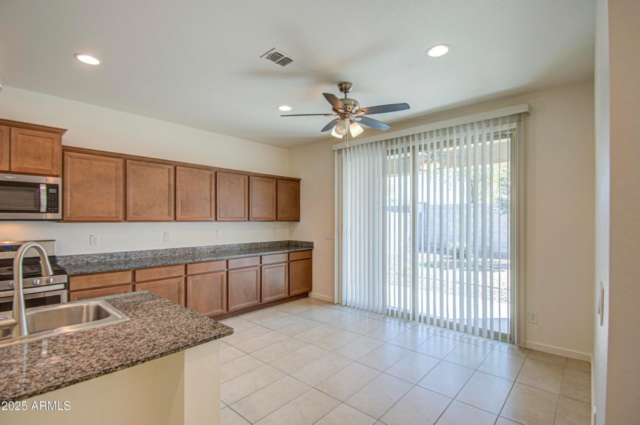 36217 N Urika Dr - Photo 7 of 42