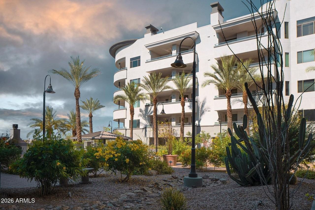 945 E Playa Del Norte Dr #3010