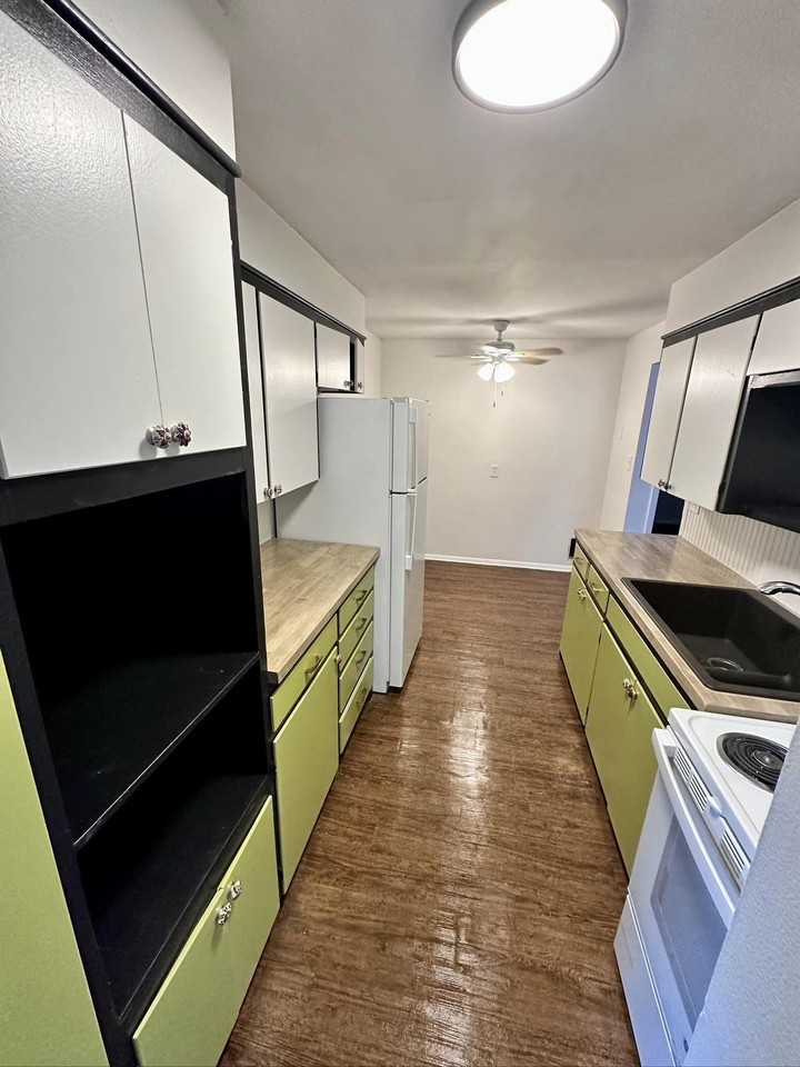 1220 South Rockford Avenue - Photo 3 of 12