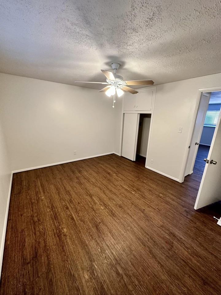 1220 South Rockford Avenue - Photo 6 of 12