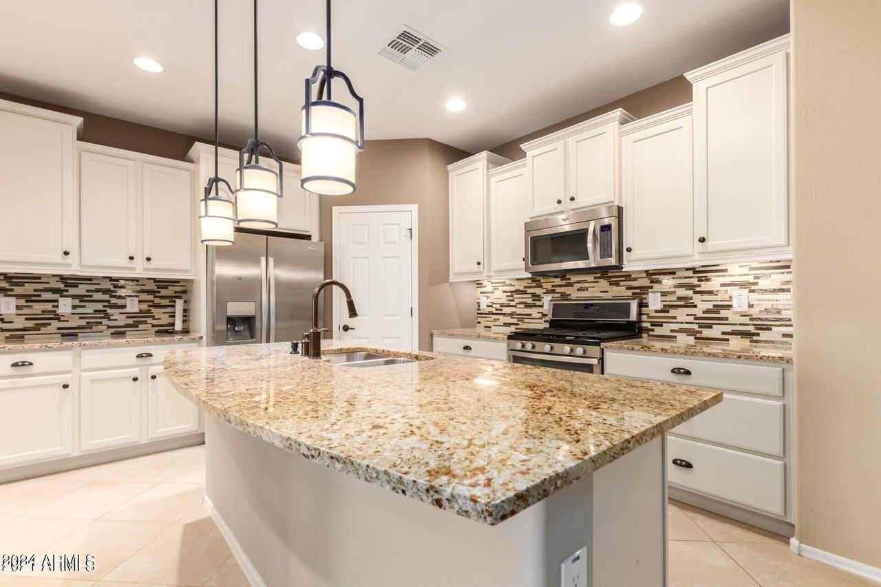 25899 N 107th Dr - Photo 3 of 26