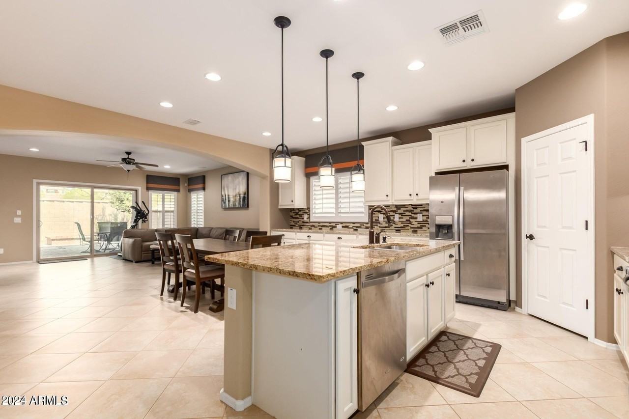 25899 N 107th Dr - Photo 4 of 26