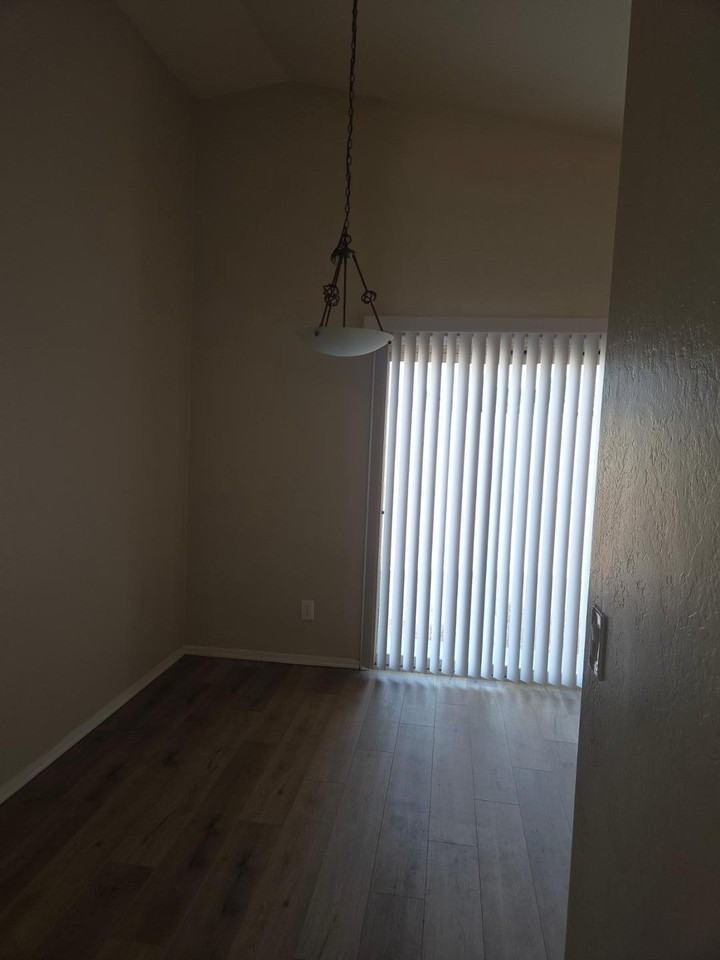 229 S 125th Ave - Photo 2 of 13