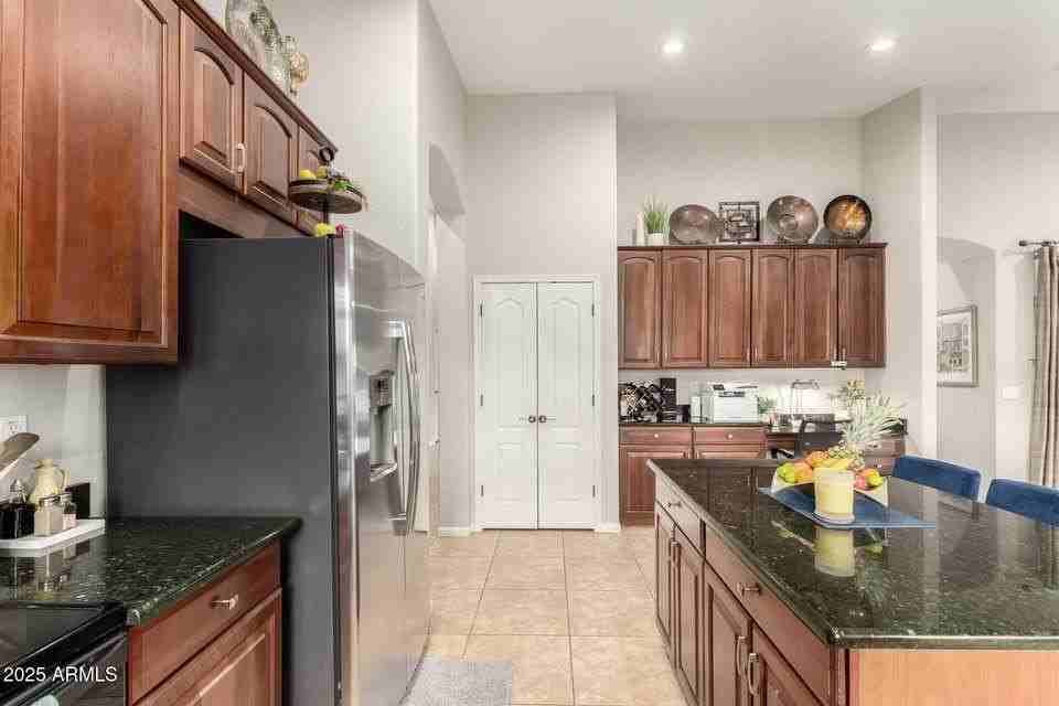 42422 W Bravo Dr - Photo 5 of 31