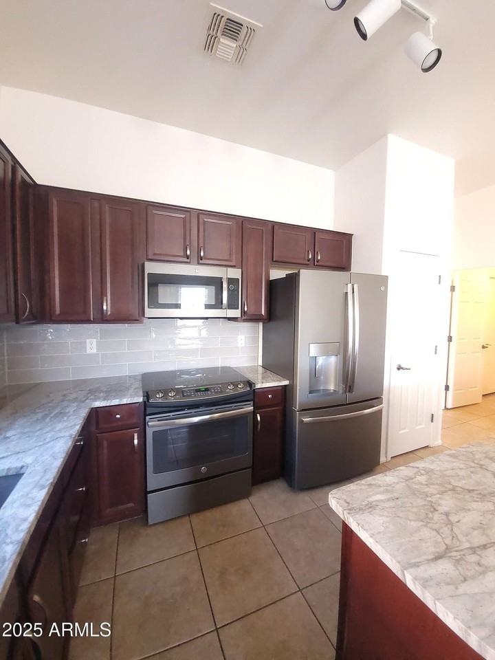 16528 W Carmen Dr - Photo 7 of 27