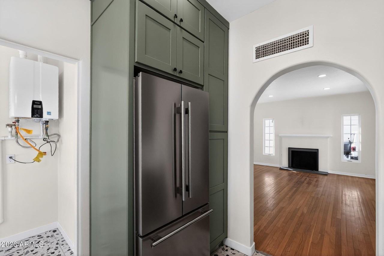 311 W Campbell Ave - Photo 6 of 22