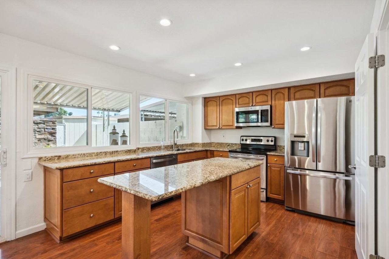 5111 N 83rd St - Photo 7 of 32