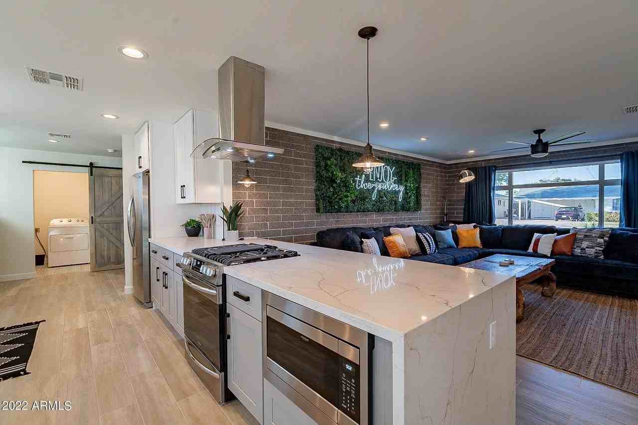 7535 E Princeton Ave - Photo 5 of 41