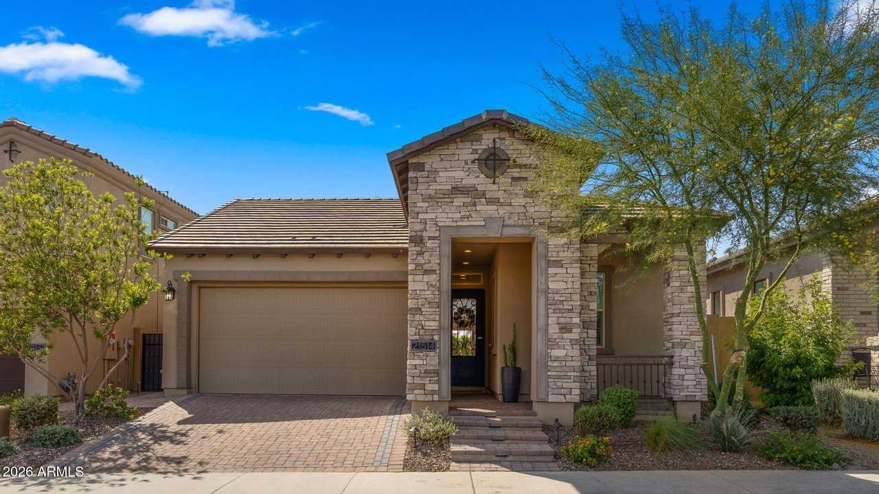 21514 N 58th St - Photo 2 of 29