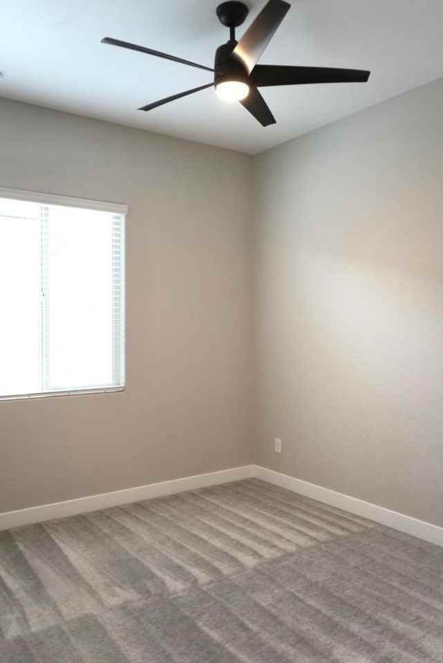 20047 W Turney Ave - Photo 7 of 12