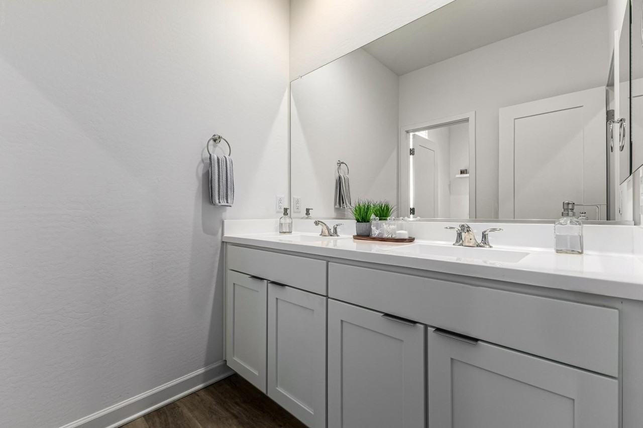 4509 N 197th Ln - Photo 2 of 45