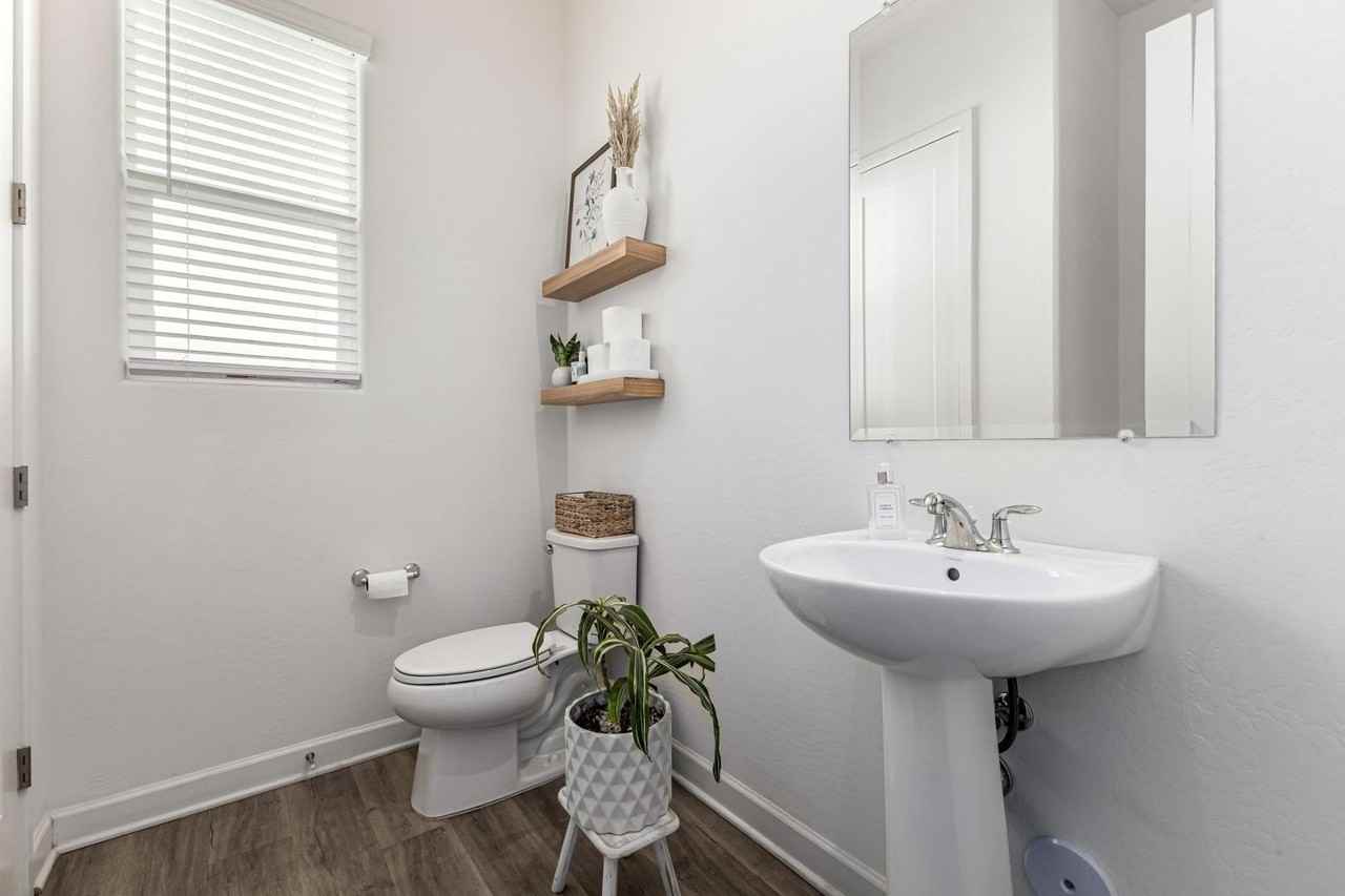 4509 N 197th Ln - Photo 6 of 45