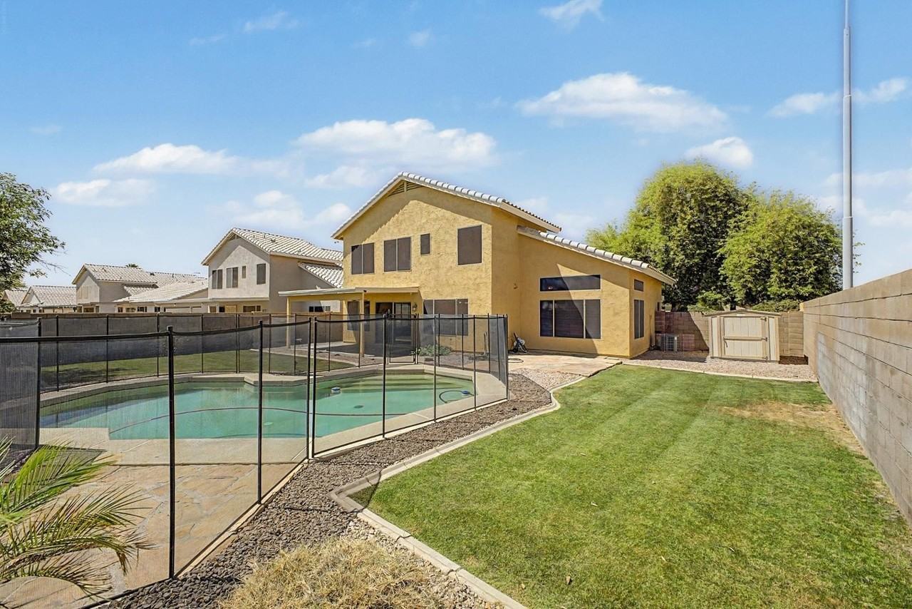 1513 W Lark Dr - Photo 2 of 33