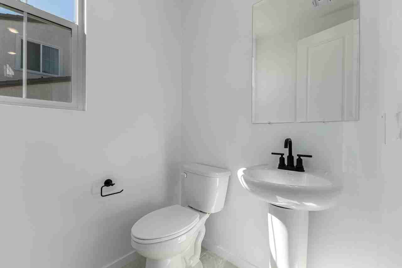 2436 W Maximo Way - Photo 5 of 37