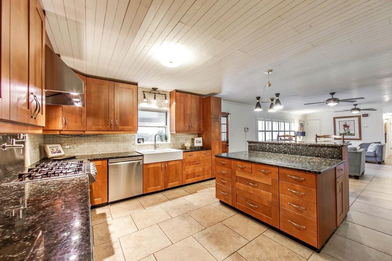 105 General Lee St - Photo 2 of 12