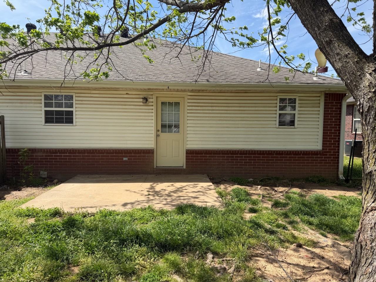 722 Appleridge Drive - Photo 2 of 12