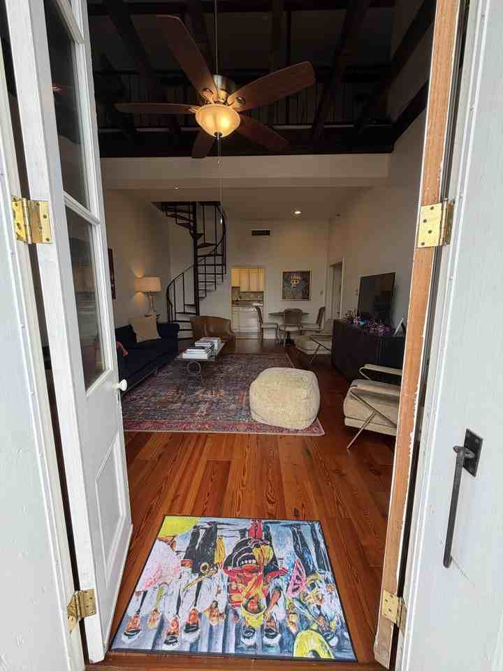 910 Chartres Street - Photo 5 of 21