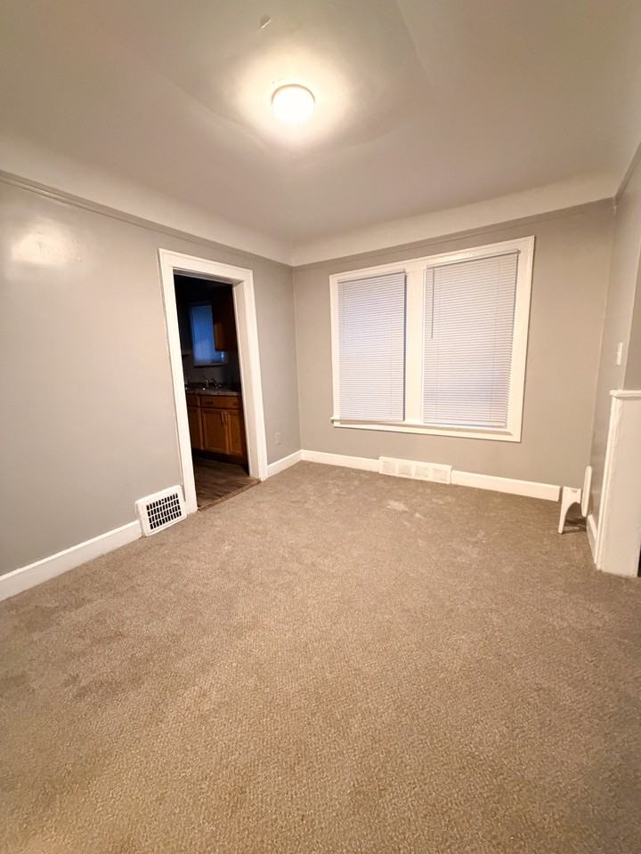 19010 Riverview St #1 - Photo 5 of 12