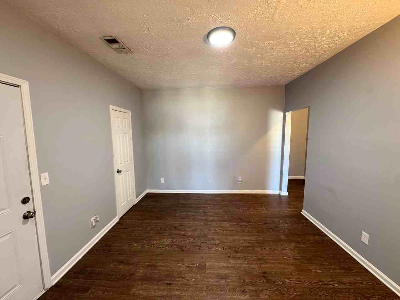 Lucile - Photo 7 of 9