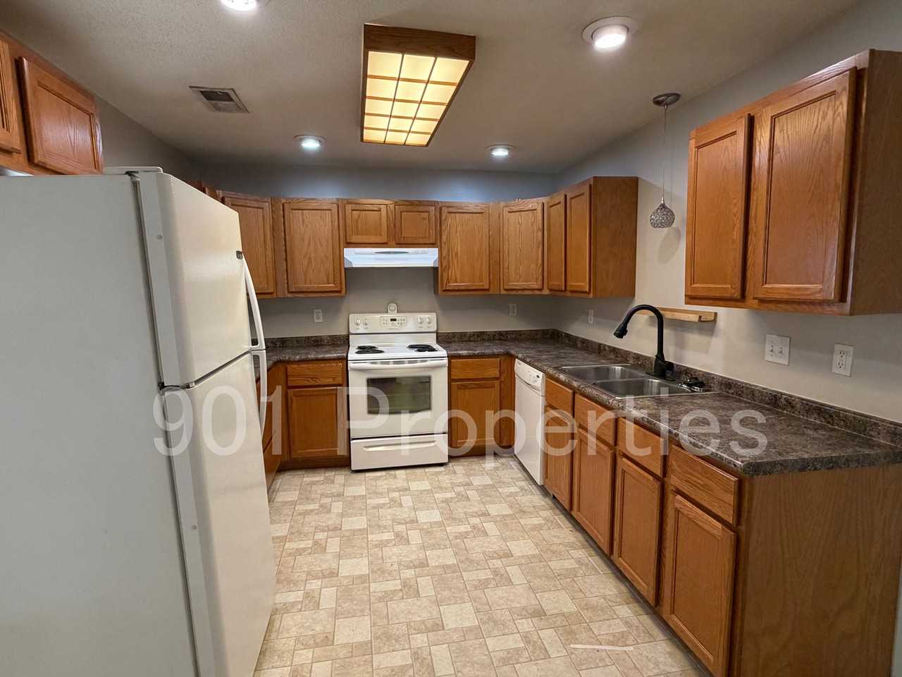 661 Philadelphia Street - Photo 4 of 11