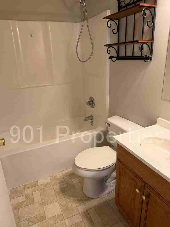 661 Philadelphia Street - Photo 7 of 11