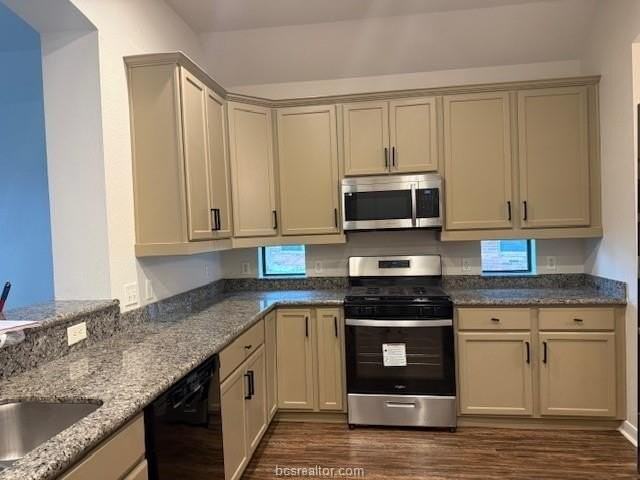 3815 Snowdance Ct - Photo 5 of 16