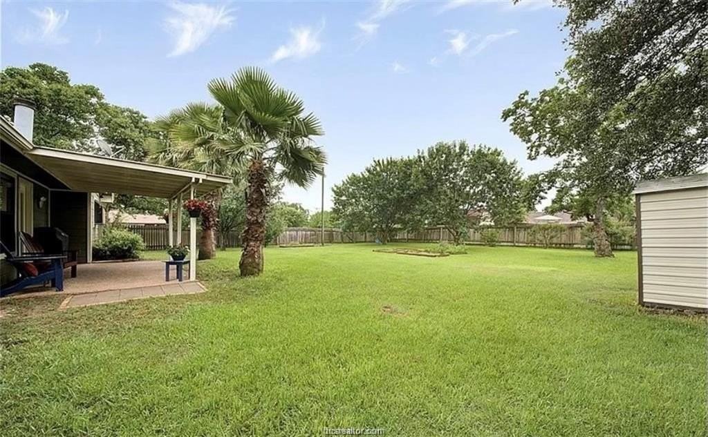 4430 Kirkwood Dr - Photo 4 of 14