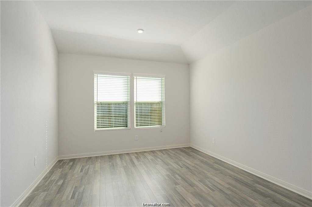 5521 Fox Bluff Dr - Photo 7 of 19