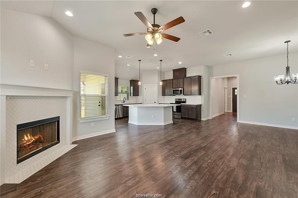 3409 Alsace Ct - Photo 3 of 21