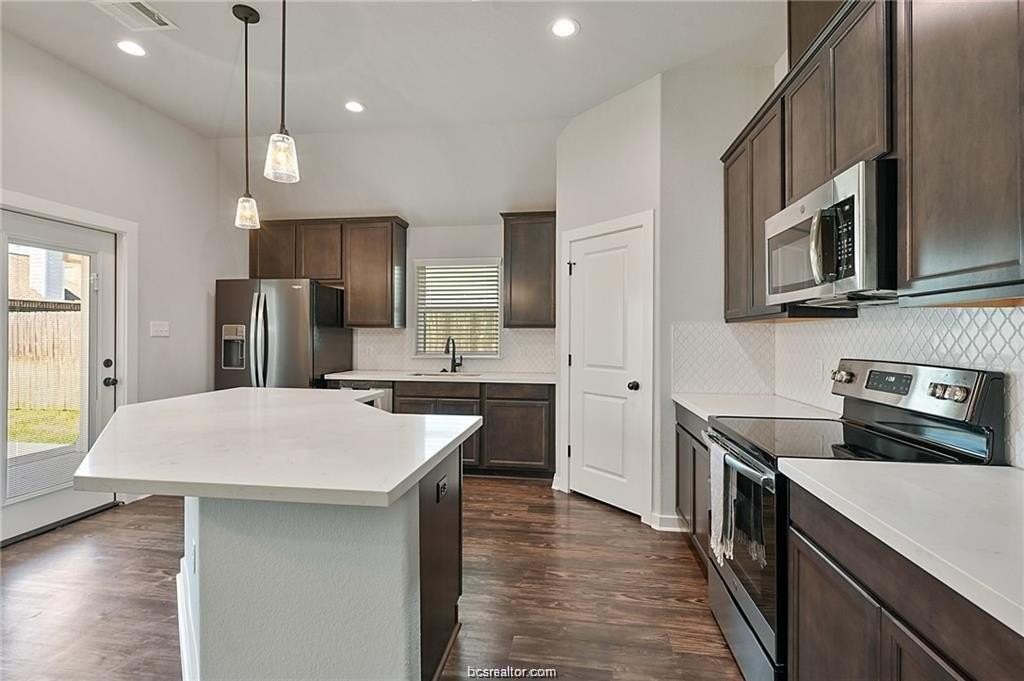 3409 Alsace Ct - Photo 5 of 21