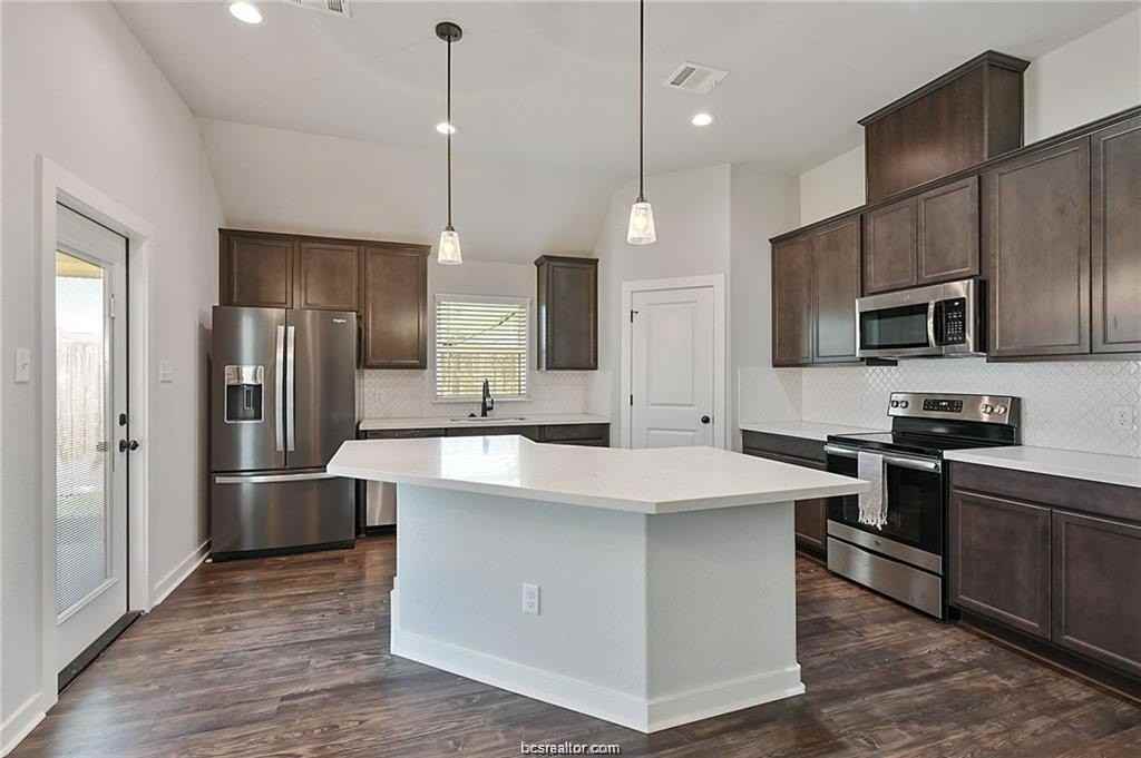 3409 Alsace Ct - Photo 6 of 21