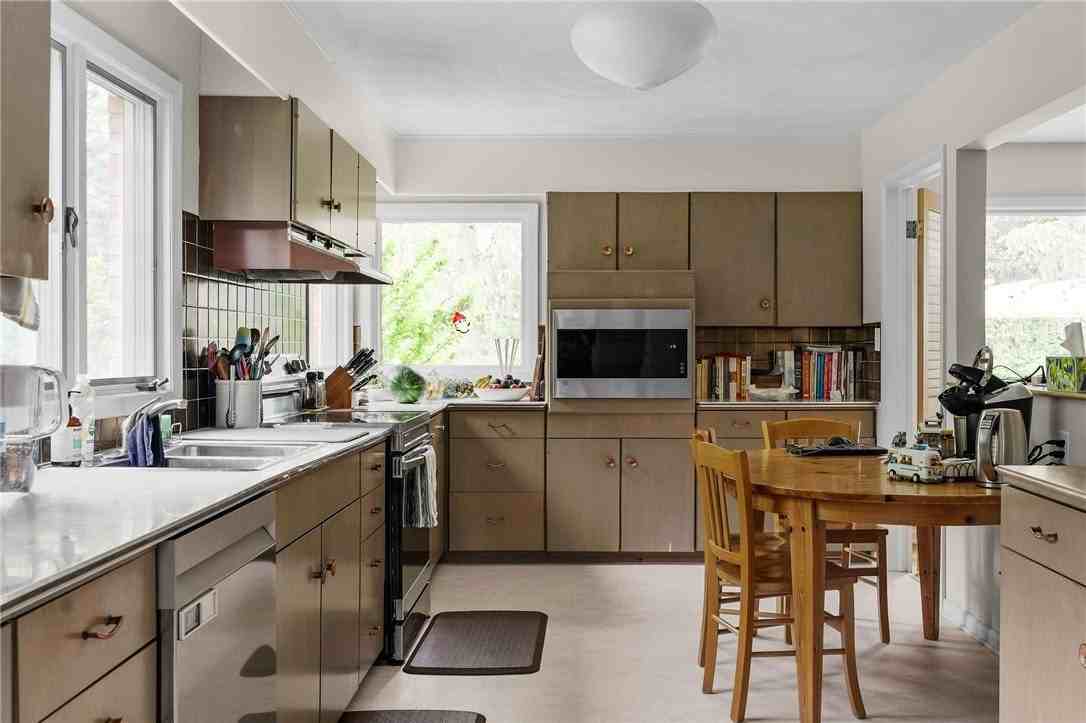 216 Berkshire Rd - Photo 2 of 17