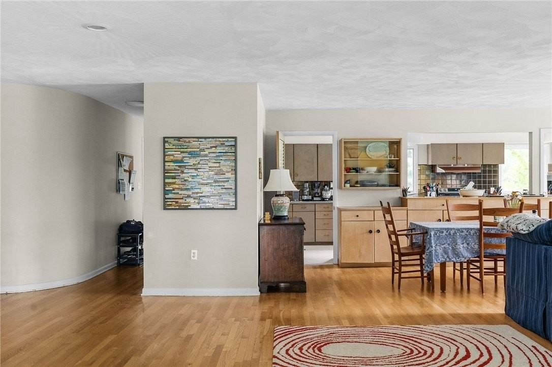 216 Berkshire Rd - Photo 5 of 17