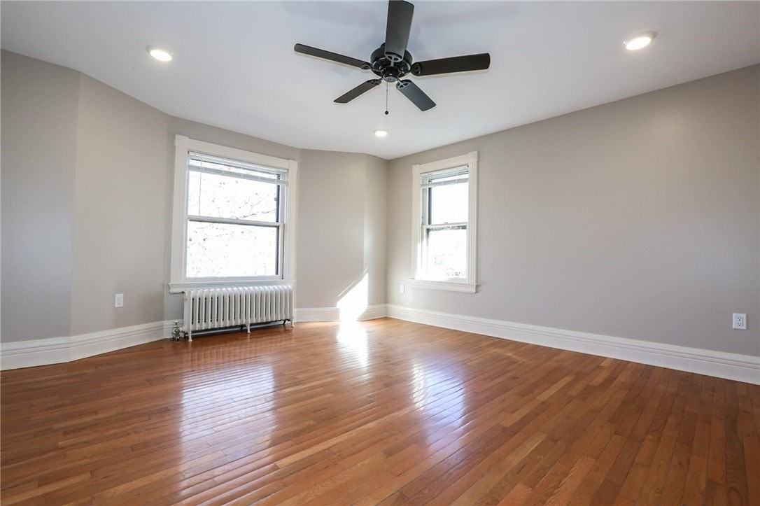 739 University Ave #UP - Photo 5 of 23