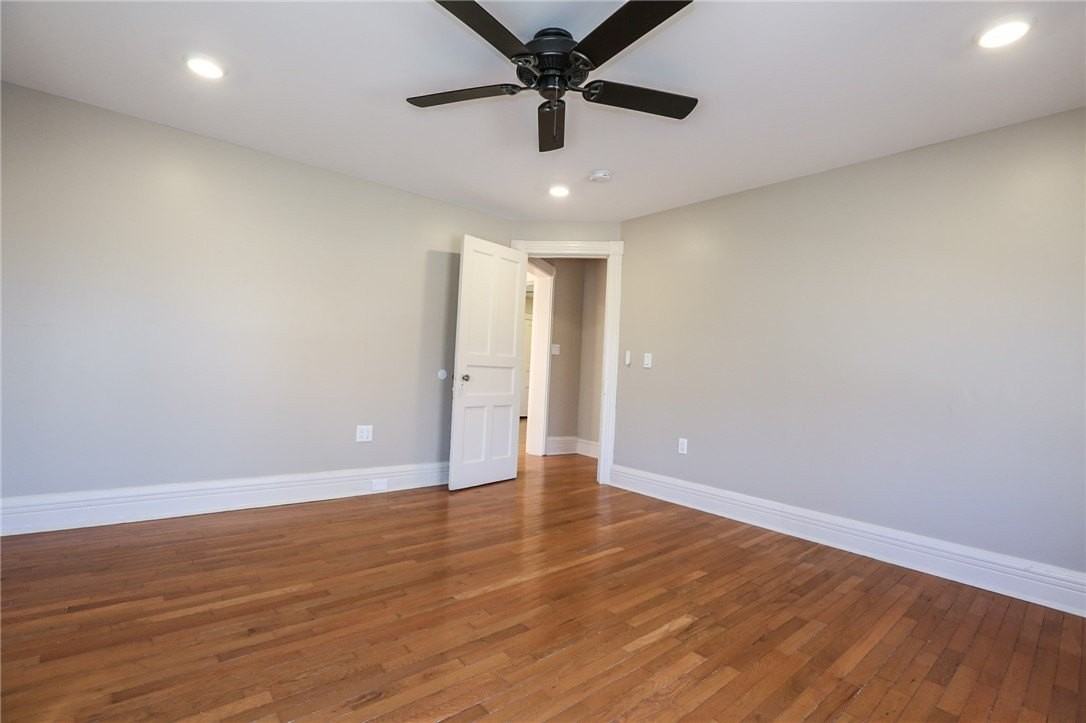 739 University Ave #UP - Photo 6 of 23