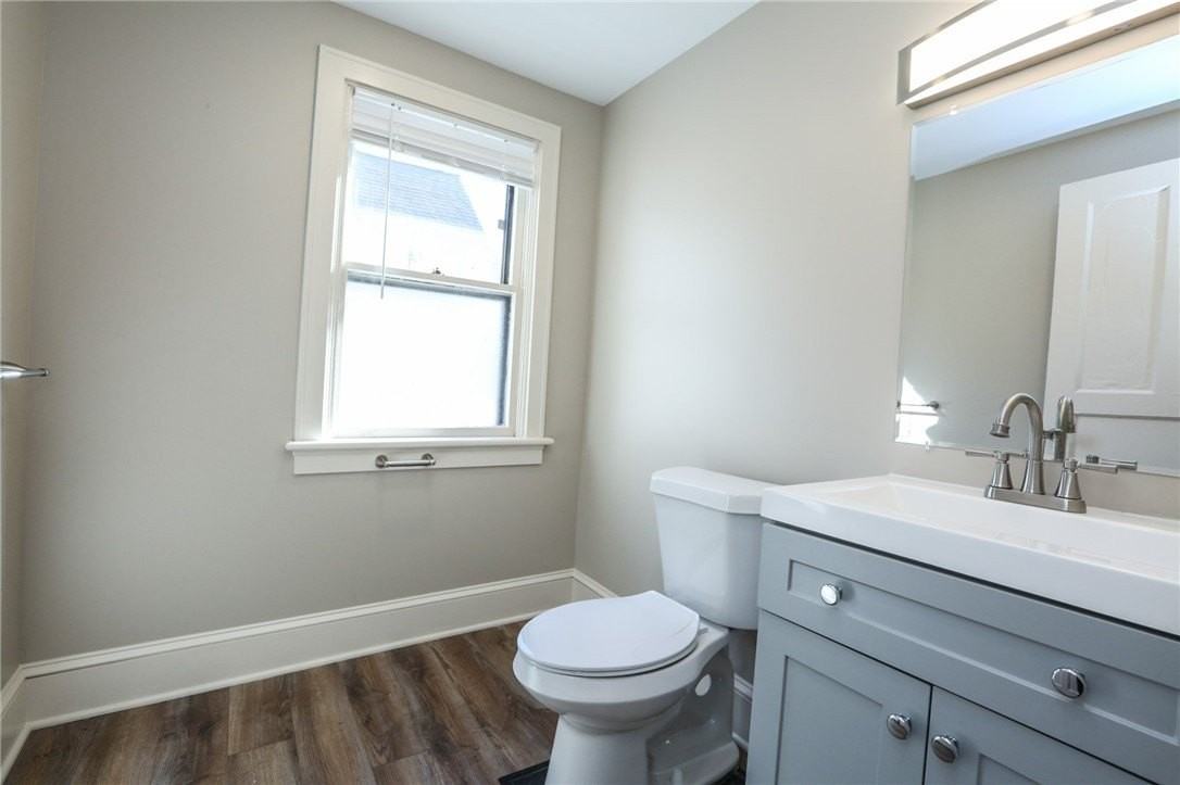 739 University Ave #UP - Photo 7 of 23