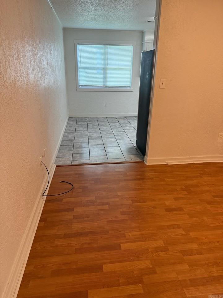 624 Columbia Ave - Photo 3 of 11