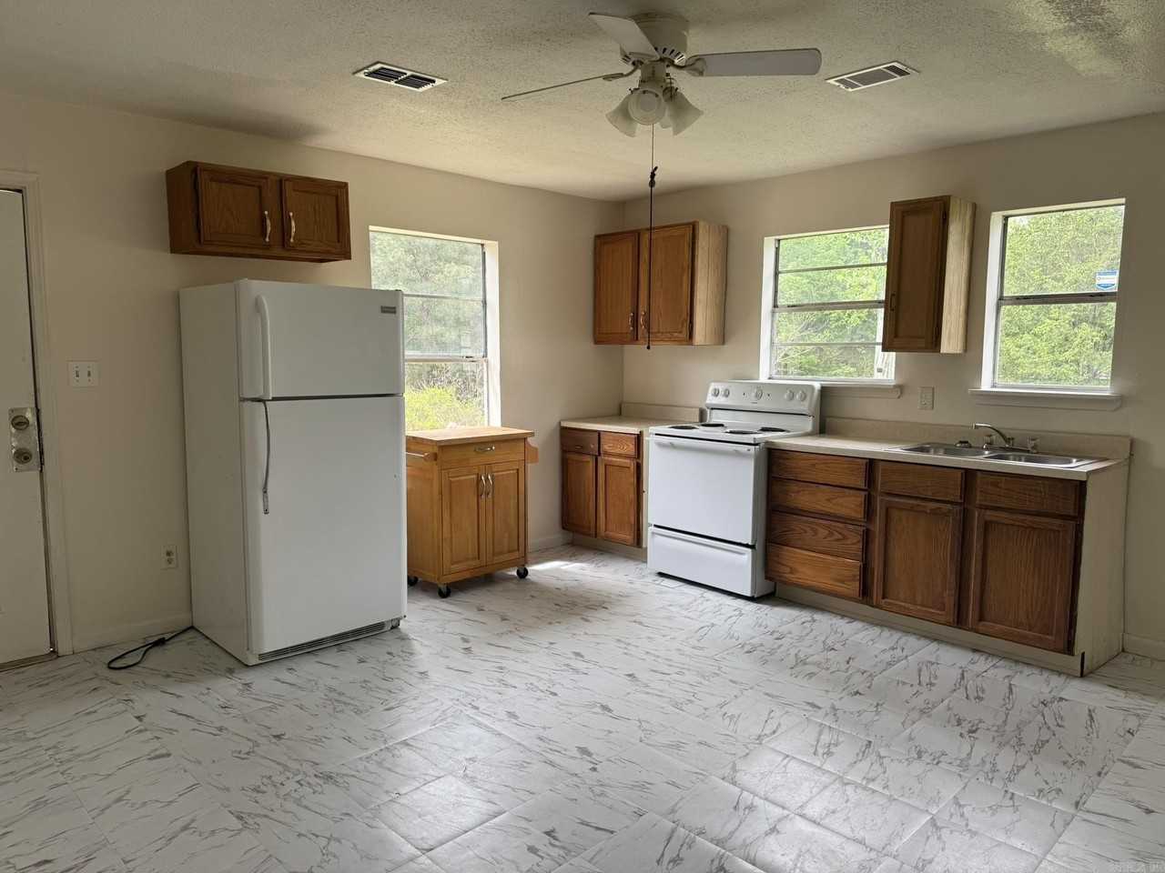 9917 Jacksonville Cato Rd - Photo 2 of 7