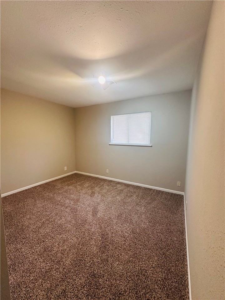 4006 Panama Dr - Photo 5 of 9