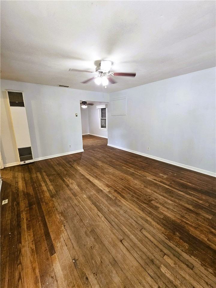 4121 Christie St - Photo 5 of 21